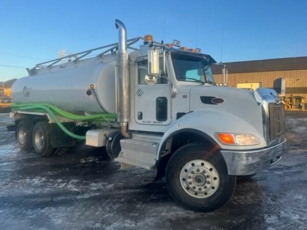 PETERBILT 348