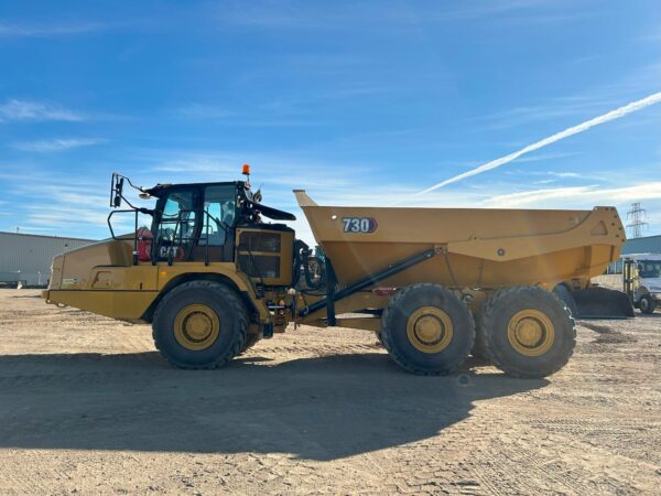 2022 CATERPILLAR 730 Articulated Dump Truck - Image 6