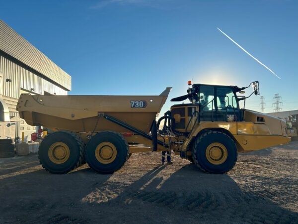 2022 CATERPILLAR 730 Articulated Dump Truck - Image 8