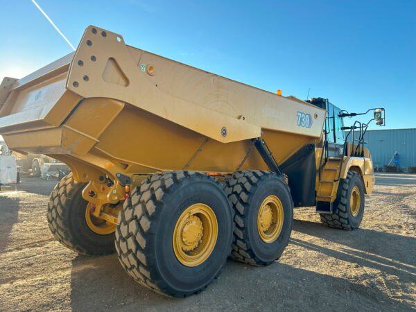 2022 CATERPILLAR 730 Articulated Dump Truck - Image 7