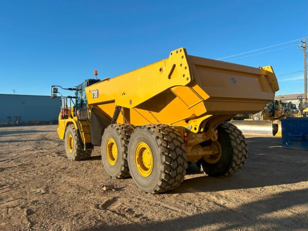 2022 CATERPILLAR 730 Articulated Dump Truck - Image 5