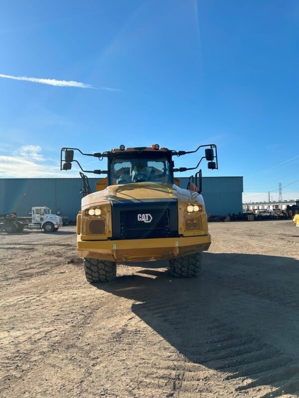 2022 CATERPILLAR 730 Articulated Dump Truck - Image 8