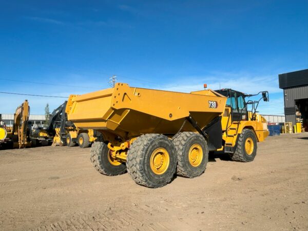 2022 CATERPILLAR 730 Articulated Dump Truck - Image 3