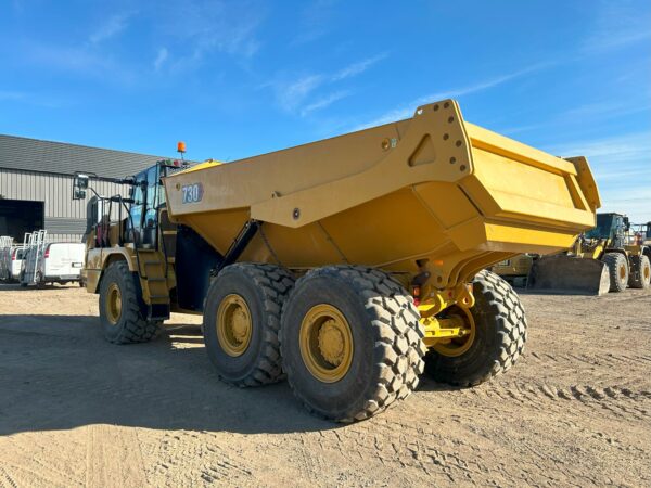 2022 CATERPILLAR 730 Articulated Dump Truck - Image 5