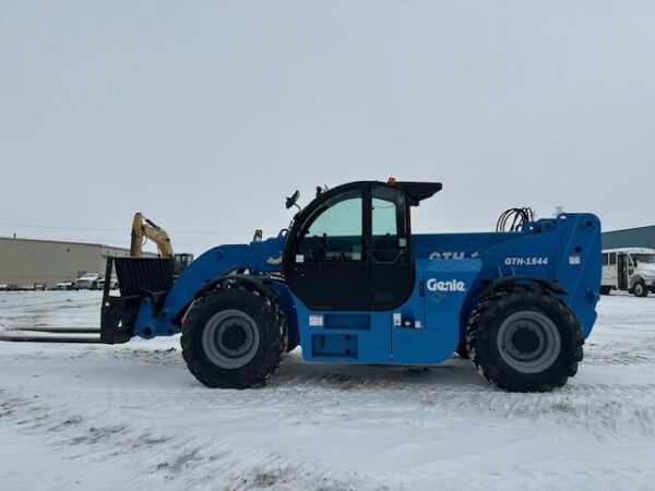 2014 GENIE GTH1544 Telehandler - Image 2